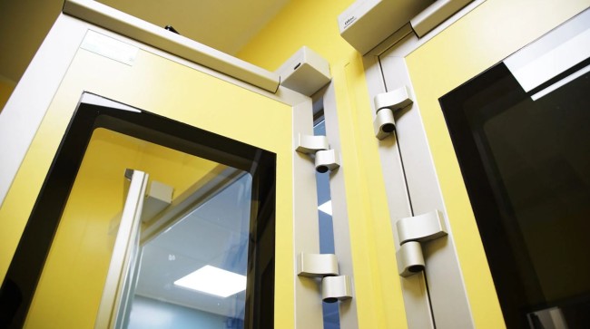 Двухстворчатые и одностворчатые дверные системы