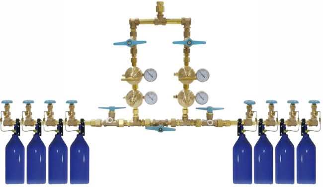 Газовая рампа на 8 (4+4) баллона Газовая рампа на 8 (4+4) баллона